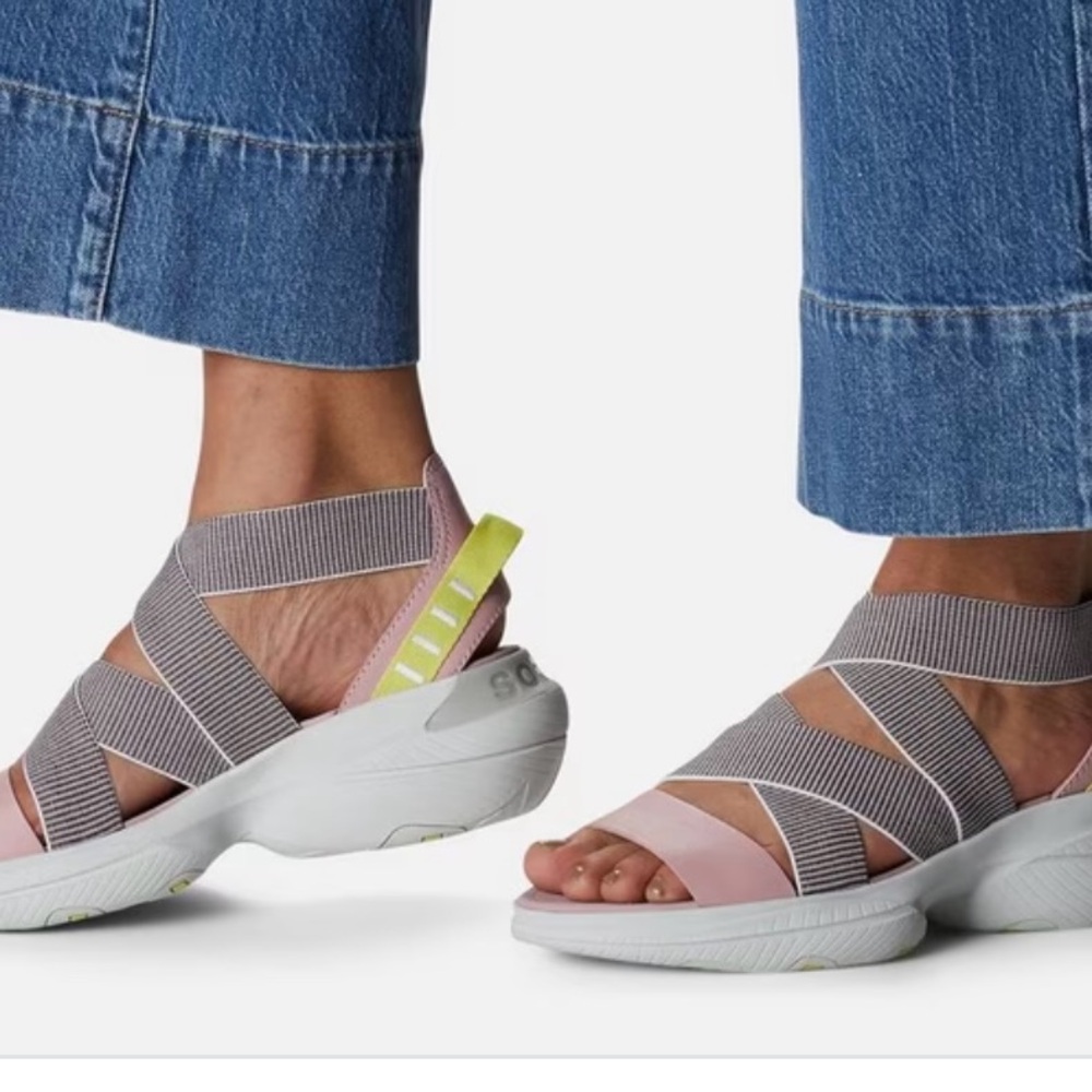 Sorel explorer blitz multi strap eraser Pink and moonstone Sandals 8.5